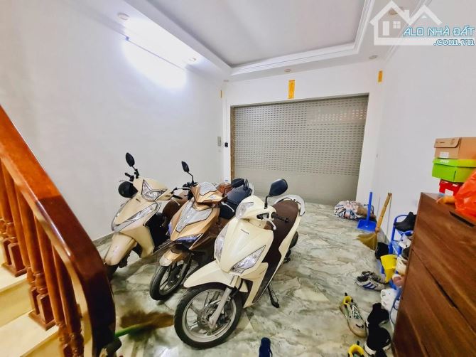 BÁN NHÀ GIẢI PHÓNG - HOÀNG MAI - THANG MÁY - FUL NỘI THẤT - 60M X 6 TẦNG - MT 4.2M - 7