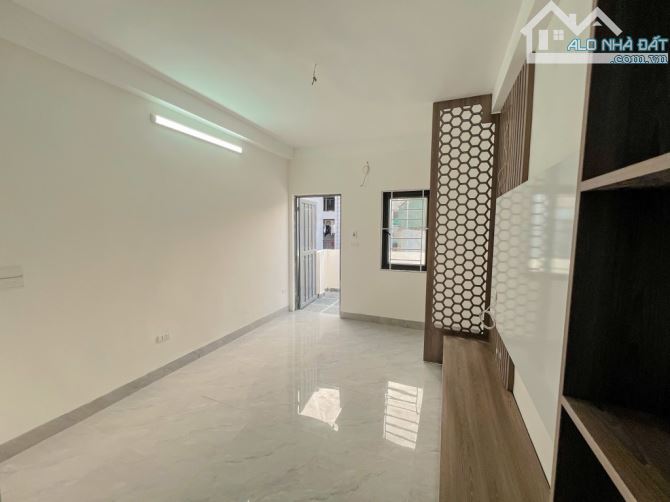 BÁN NHÀ ĐẸP MỚI TINH – HOÀNG MAI, HOÀNG VĂN THỤ – THANG MÁY – 3 BƯỚC RA PHỐ  Giá: 7,6 tỷ – - 7