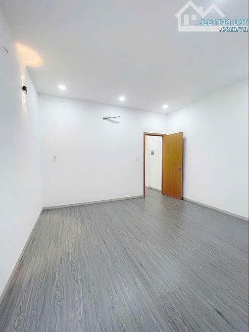 NHÀ MỚI TINH, PHƯỚC LONG A, Q9 SÁT GA METRO - 91m2 ( 4.2x21.5 ), 3PN, CHỈ HƠN 5 TỶ TL - 7