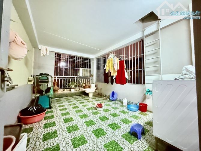 KIM GIANG 40M2 - NHÀ DÂN TỰ XÂY - MẶT NGÕ THÔNG -  Ô TÔ QUA NHÀ - AN SINH XÃ HỘI ĐỈNH CAO - 7