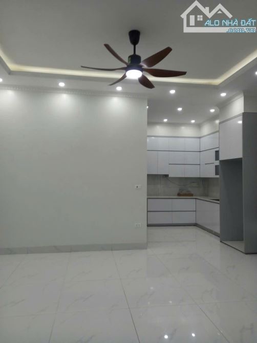 BÁN NHÀ XÂY MỚI 3,5 TẦNG NGÕ CÁCH MẶT ĐƯỜNG KÊNH  30M - 8
