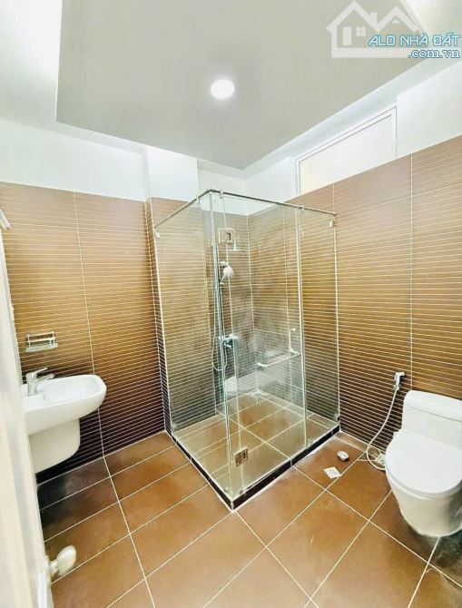 NHÀ NGỘP CẦN BÁN ĐƯỜNG PHAN VĂN HÂN, PHƯỜNG 17, BÌNH THẠNH - GIÁ:3TỶ880/65,8M2. HXH - 8