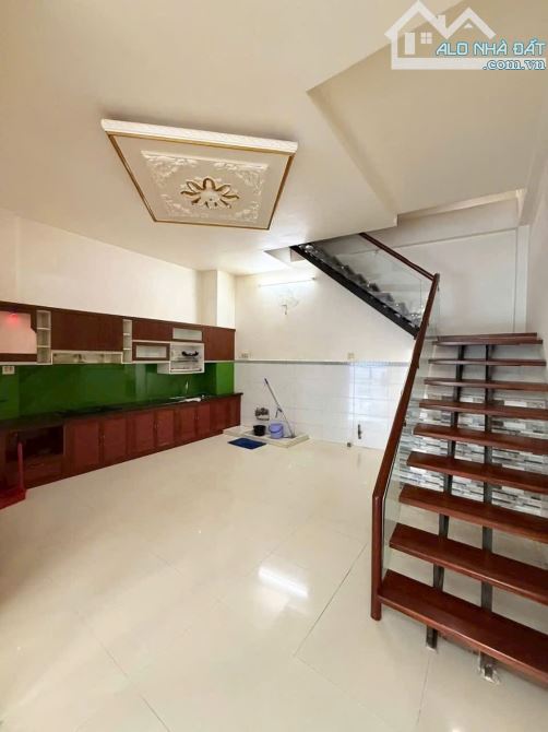 Bán nhà mặt tiền bờ hồ dài huỳnh cương , trệt lầu - 8
