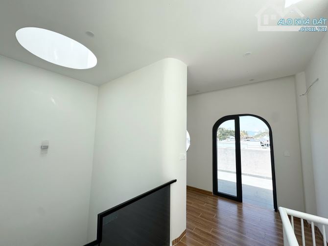NHÀ PHỐ 3 TẦNG MỚI XÂY - FULL NỘI THẤT CAO CẤP -ĐƯỜNG TRIỆU QUANG PHỤC, GIÁ 4,9 TỶ. - 8