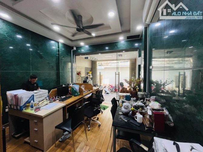 Bán nhà hẻm Dương Bá Trạc Phường 1 Quận 8. Nhà hẻm 1 xẹt, hẻm xe hơi thông thoáng, gần Tiể - 8