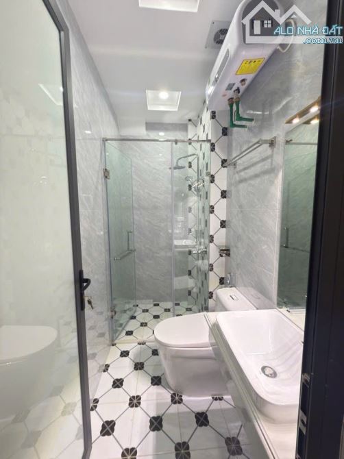 Nhà Đẹp Cầu Giấy. 36m2 x6 Thang máy .oto đỗ cửa - 8