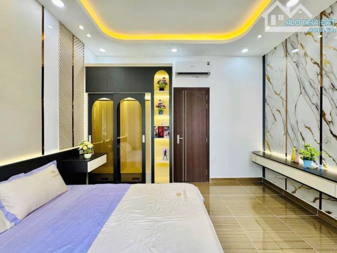 Cô Hà bán gấp căn nhà hẻm 1/ ngay Hòa Bình, Tân Phú. Giá: 3 Tỷ 050 / 54m2. Sổ hồng riêng - 9