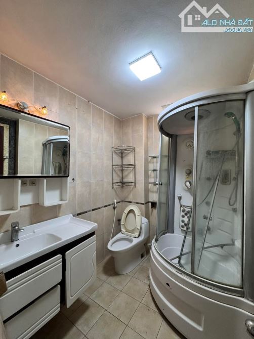 Nhà tự xây, mặt ngõ oto vào nhà, Trung Liệt, thoáng sau, sổ 70m2, CTY. Giá 16.6 tỷ - 9