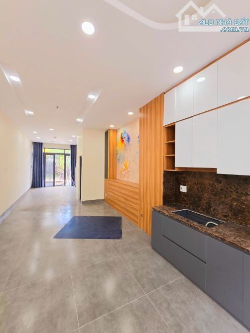 NHÀ PHỐ 72M2, 3 TẦNG, HOÀN CÔNG ĐỦ, ĐƯỜNG 8M, NGAY CHỢ LONG PHƯỚC,GẦN VINHOMES NGUYỄN XIỂN - 9