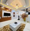 Nhà ngộp Võ Văn Tần, Quận 3, Giá: 3 tỷ 120/48m2, sổ hồng riêng