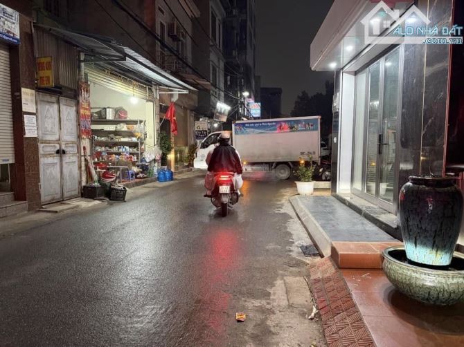 KIM GIANG 40M2 - NHÀ DÂN TỰ XÂY - MẶT NGÕ THÔNG -  Ô TÔ QUA NHÀ - AN SINH XÃ HỘI ĐỈNH CAO - 8