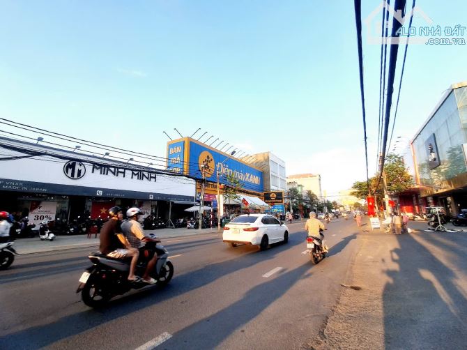 Bán nhà lầu 6x19 mặt tiền đường Phạm Văn Thuận, tp. Biên hòa