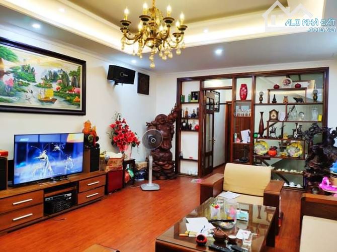BÁN NHÀ ĐƯỜNG CẦU GIẤY - NGÕ THÔNG CÔNG NĂNG SỬ DỤNG ĐẦY ĐỦ CHỈ VIỆC VỀ Ở 46M GIÁ 8.6 TỶ