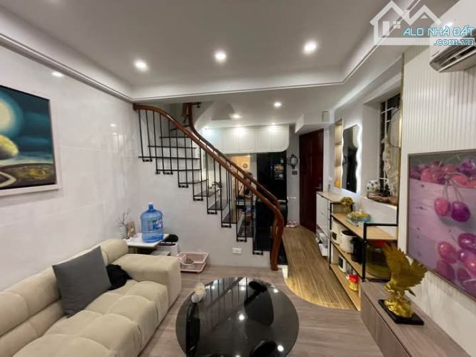 BÁN NHÀ PHỐ HÀNG LƯỢC – 30M2 x 3 TẦNG – CÁCH CHỢ ĐỒNG XUÂN VÀI BƯỚC – GIÁ CHỈ 15 TỶ  Diện