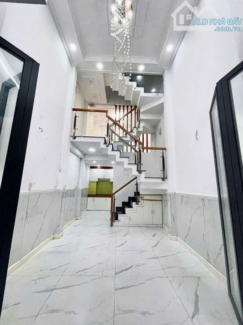 Bình Tân,hẻm ô tô, Nhà mới đẹp 5 tầng, 5PN , gần MT, Lê Văn Quới, giá rẻ.