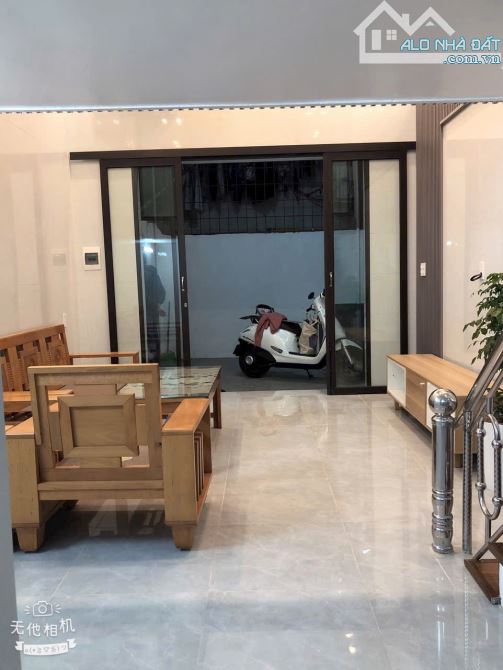 Giá rẻ bất ngờ, chỉ 1 tỷ 280 sở hữu nhà 2 tầng ở 229 Miếu Hai Xã 40m2