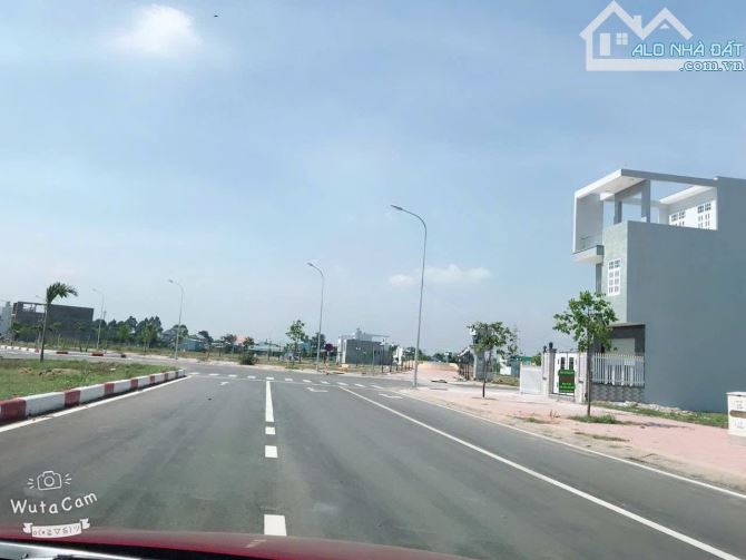 BÁN GẤP LÔ MT VÕ THỊ SÁU-TRUNG TÂM THỊ TRẤN- SỔ RIÊNG- 100m2 chỉ 860tr
