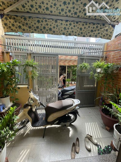 BÁN NHÀ LÔ HƯNG PHÚ P10 QUẬN 8 -NHÀ KHU AN NINH- 4.06M X 12.55M-1 TRỆT 2 LẦU - 6.8TỶ