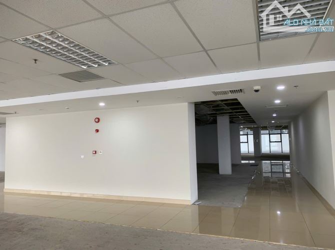 CHO THUÊ VĂN PHÒNG TÒA NHÀ SƠN HÀ BUILDING – VỊ TRÍ TRUNG TÂM DUY TÂN, GIÁ CẠNH TRANH