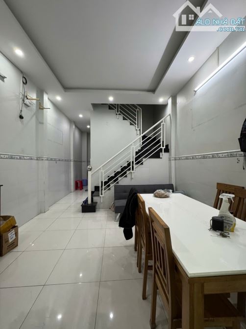 Bán nhà 2 lầu hẻm 3gác đường đình phong phú ,PTNPB,Q9