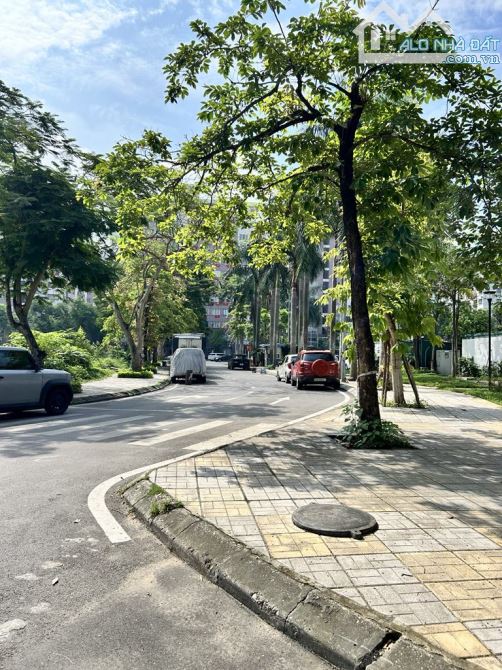 Bán nhà 2 tầng ở ngay trung tâm thị trấn Trâu Quỳ, khu giãn dân tái định cư 7.2ha,cực hiếm