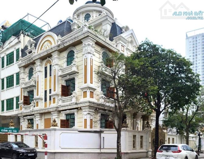 SIÊU BIỆT THỰ LÔ GÓC 3 MẶT THOÁNG – CẦU GIẤY – 236M² – MẶT TIỀN 20M – 4 TẦNG ĐẲNG CẤP –