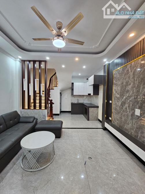 Ô Tô Đỗ Cổng, Nhà 5 Tầng, Phố Thanh Am, Full Nội Thất, Chỉ 6 Tỷ