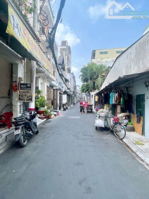 Nhà bán đường Thoại Ngọc Hầu, DTSD 61m, 3tầng, giá  nhỉnh hơn 7 tỷ
