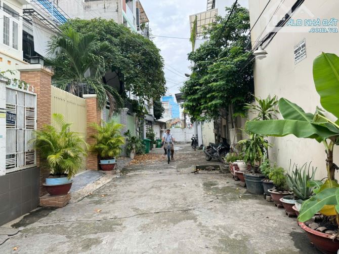 BÁN NHÀ HẺM 6 MÉT Ô TÔ NGUYỄN THỊ THẬP, QUẬN 7 – 90m2 – 3 TẦNG –5PN-5WC  - 9 TỶ 8