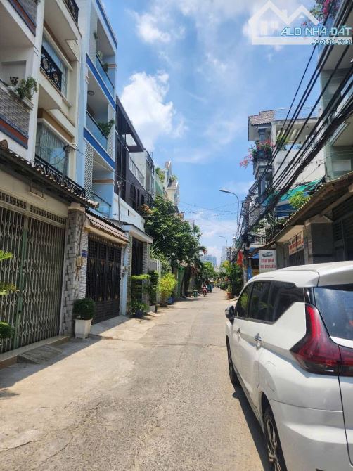 Bán nhà Lê Văn Quới hẻm xe hơi ( 6 X 10 ) 2 tầng đúc 33PN sổ đẹp chỉ 5,65 tỷ.