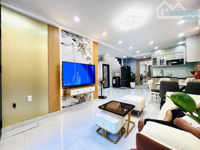 BÁN NHÀ MẶT TIỀN ĐƯỜNG 50 DUY TÂN, P.15, PHÚ NHUẬN – CĂN GÓC 2 MT THOÁNG ĐẸP