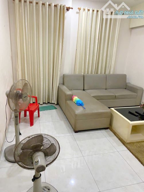 Nhà 4.2*21m Ưu Long P11 Q8, có mặt hẻm sau