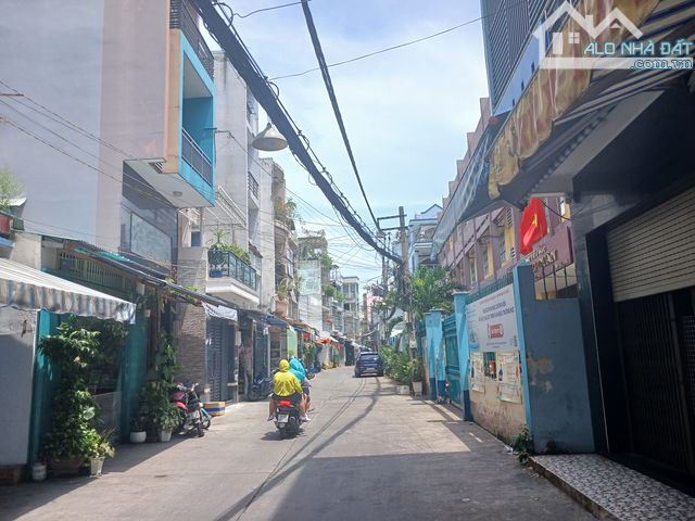 Nhà CMT8,Q3 Nở Hậu 6m - 1 Trệt 1 Lầu - Hẻm 3m Sạch - Nhỉnh 6,5 tỷ TL