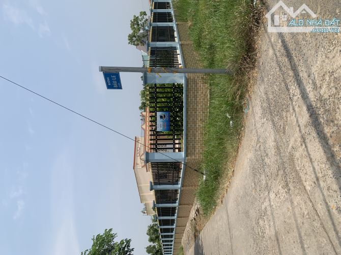 đất mặt tiền đường Bàu Le, dt 127m2(6x21m)