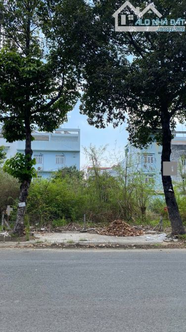 Bán đất mặt đường Đàm Văn Lễ phường TM. Lợi Quận 2 cũ gần chợ nền Z9 (200m2) 160 tr/m2