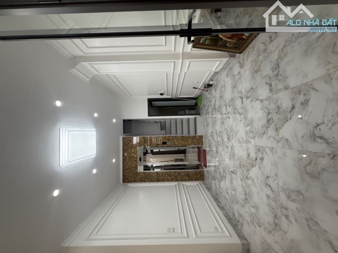 Trường chinh- 40m - 9,3tỷ. Thang máy, lô góc. A2