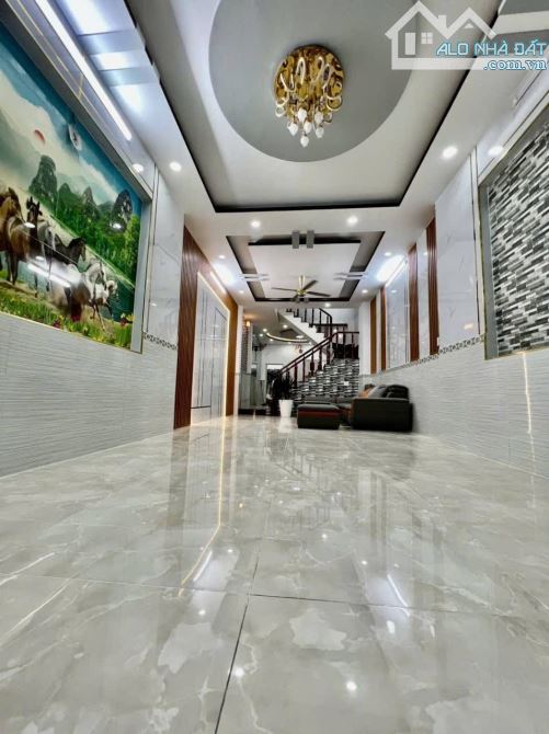NHÀ HIẾM MẶT TIỀN HẺM XE HƠI BÁN NHÀ NGUYỄN THỊ MINH KHAI 64M² – 1 TRỆT 1 LỬNG 2 LẦU – 4PN