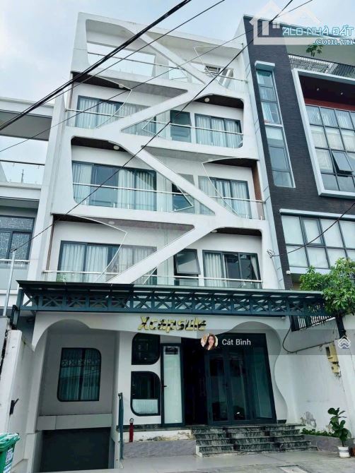 Bán toà CHDV cao cấp MT Nguyễn Gia Trí, phường 25, Q Bình Thạnh, DT 8 x 23m, HĐT 170 triệu