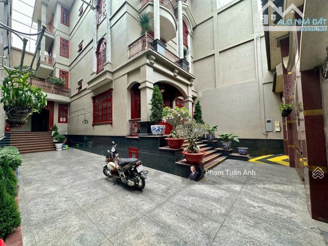 SIÊU BIỆT THỰ, 12x25m,ngay Hoàng Hoa Thám ( phía T3 ) 5 lầu đẹp lung linh