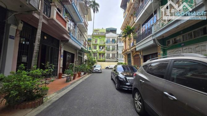 Phân lô phố Lạc Trung-64M chỉ 14x tỷ. Gara-Ngõ thông bàn cờ,ở,Kd đỉnh.