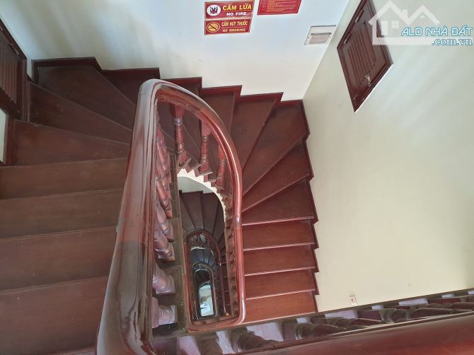 BÁN NHÀ KHU PHÂN LÔ ĐẦM TRẤU  - Ô TÔ TRÁNH , LÔ GÓC - VỈA HÈ ĐÁ BÓNG - CHÀO GIÁ 24.5 TỶ .