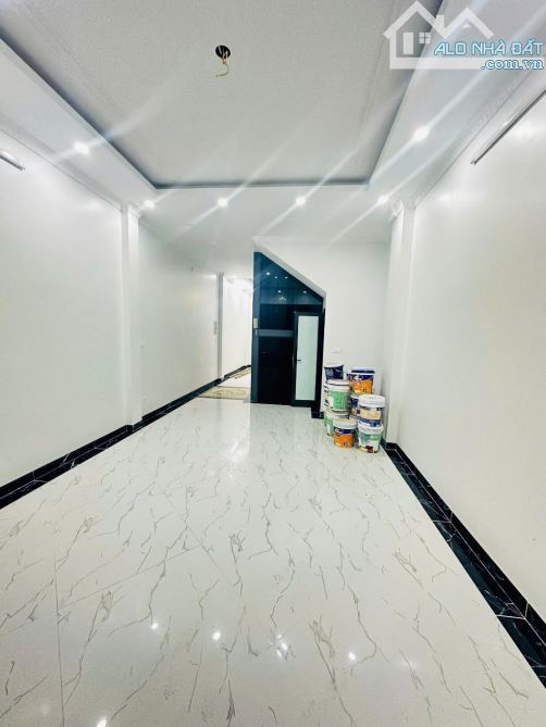 BÁN NHÀ MỚI 51M2 - 5T MỚI - THANG MÁY - QUAN HOA - CẦU GIẤY - HAI THOÁNG 12.8 TỶ