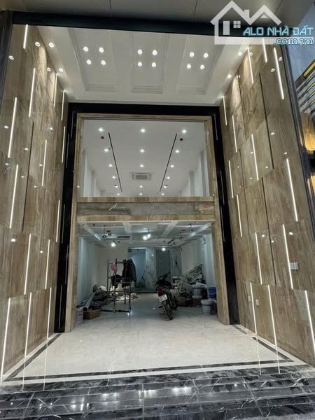 BÁN NHÀ ĐẸP NGUYỄN THỊ ĐỊNH,  65m, 8 tầng thang máy, 30,7 tỷ