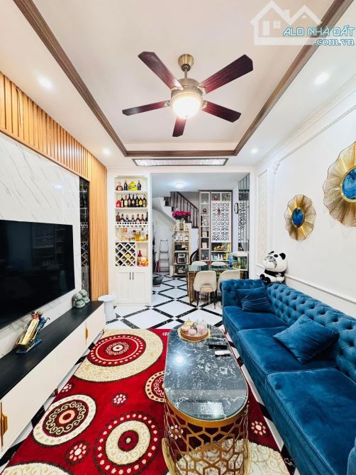 Lạc Long Quân 30m2-5T nhà mới, nội thất đẹp- Tây Hồ, giá 7,65Tỷ.
