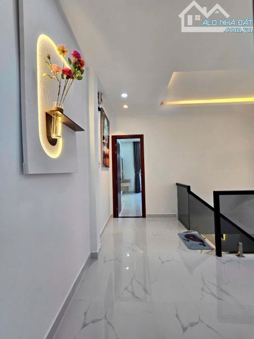 Nhà 2 Tầng, 4,3x14m, Full Nội Thất, 6.2 tỷ, Đường Bùi Văn Ba, Q.7 - 10