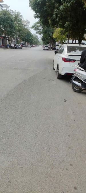 Cho thuê nhà LK Văn Phú Hà Đông 90m2x4 tâng Giá 22tr - 1