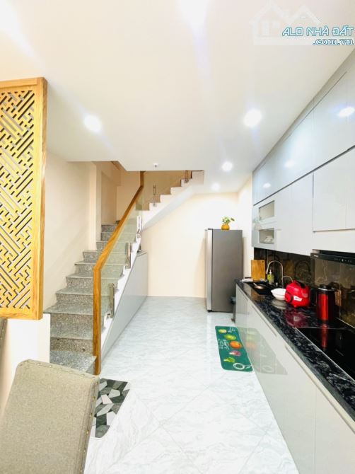 Bán nhà Ô Chợ Dừa,Đống Đa, ngõ nông,nhà đẹp,3 bước ra phố giá hơn 6 tỷ.S:30M*4Tầng. - 1