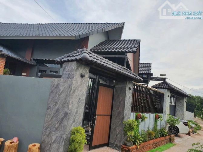 Cần Bán Nhà Mái Thái, Giá: 4,3tỷ được xây dựng tâm huyết tại Hoà Long - 1
