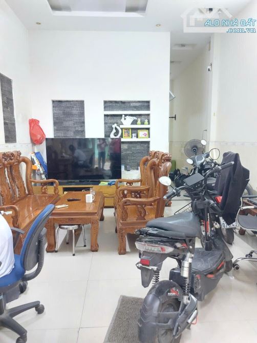🌻 Nhà 2 Tầng Hẻm 637 Hà Huy Giáp sàn 100m2- Ngang Chuẩn 4m hẻm xe tải chỉ 3,85 tỷ - 1