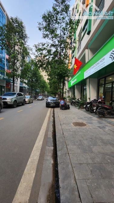 Bán nhà liền kề KĐT Galaxy Vạn Phúc! Thang máy, đập thông 3 căn, ~300m2 x 6 tầng hơn 100tỷ - 1